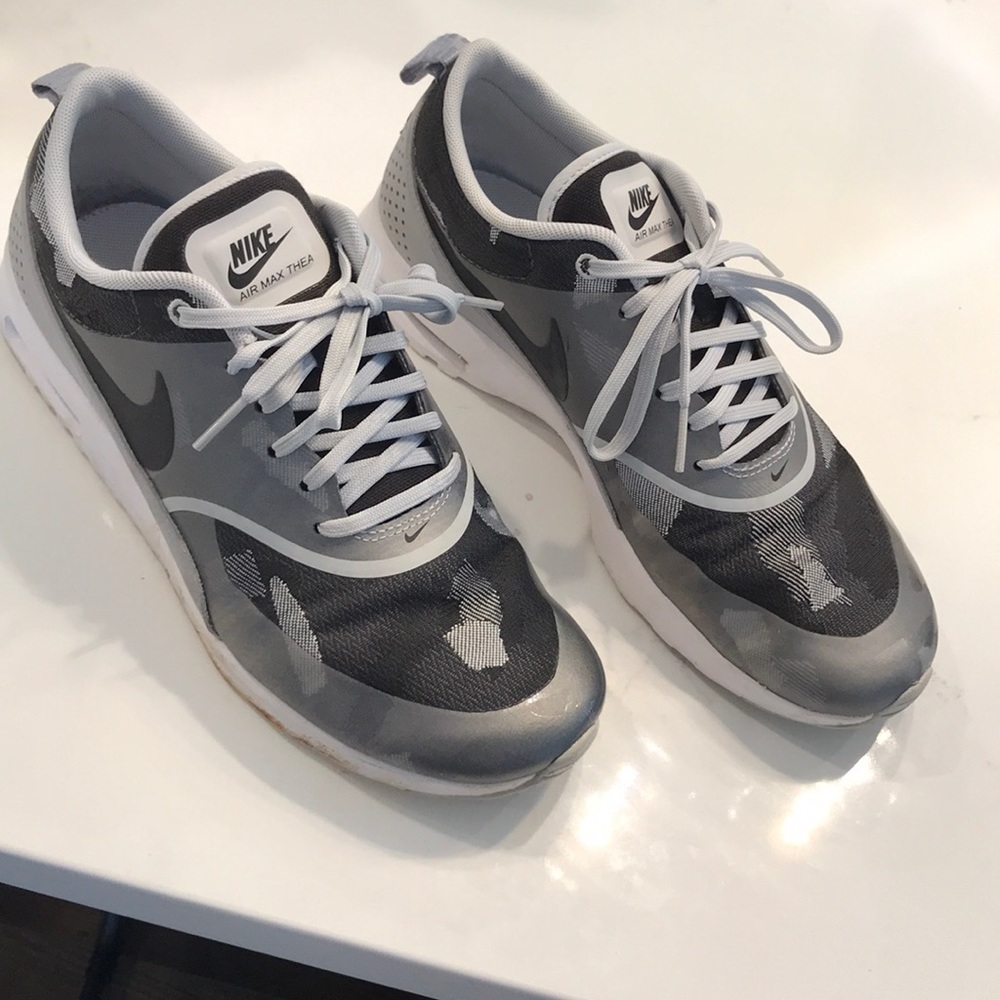 Like new Nike’s. Only worn a couple of times.